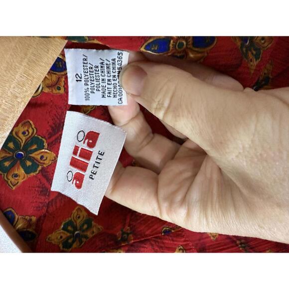 Alia Petite Women's Red Floral Button-Up Blouse Size 12 - Picture 3 of 4